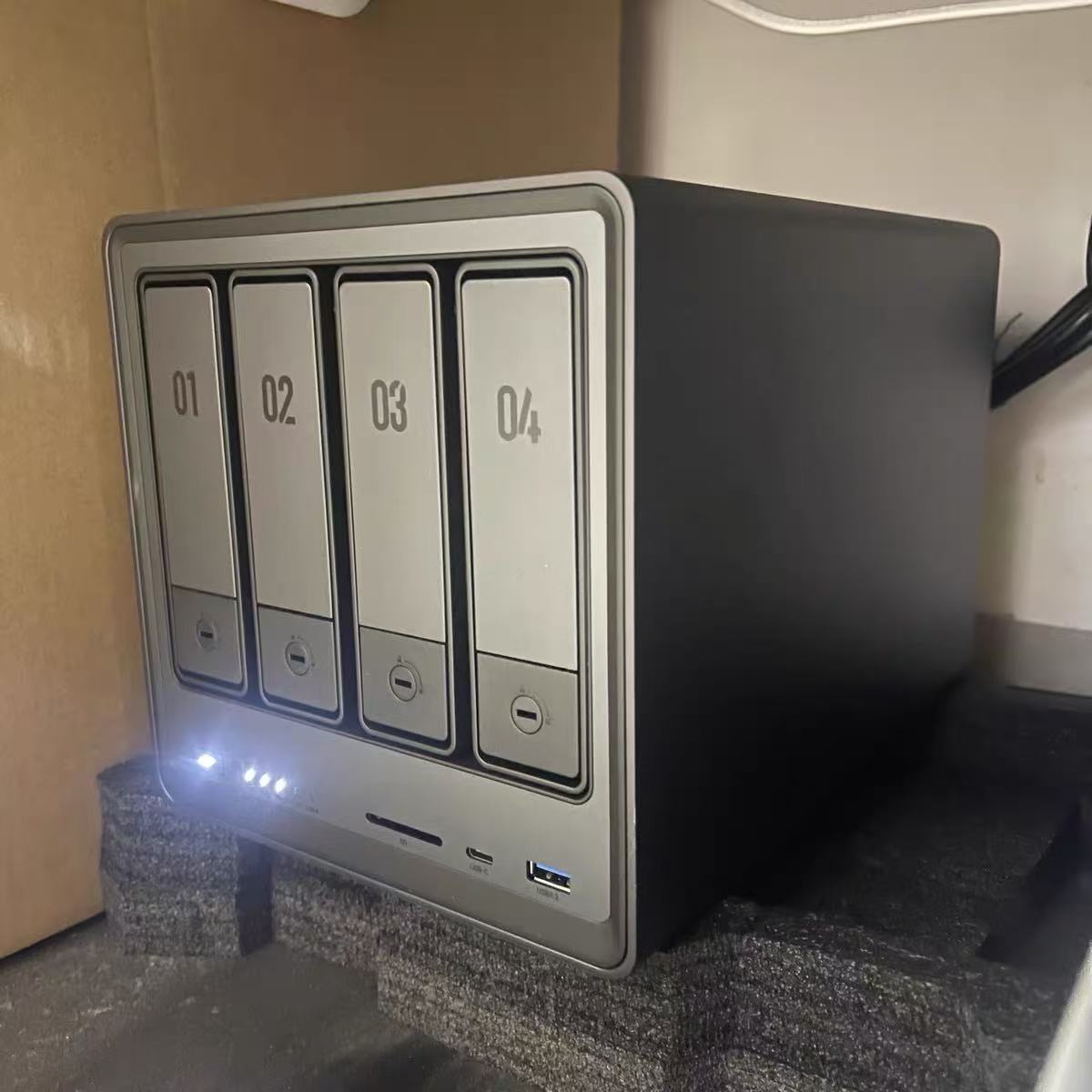 TLF Ugreen DXP4800 Plus 4-Bay  - огляд і ціна Ddr5 8Gb